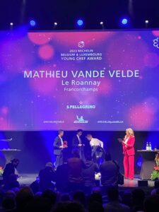 Une étoile au Michelin & le prix du « Jeune Chef de l’Année »